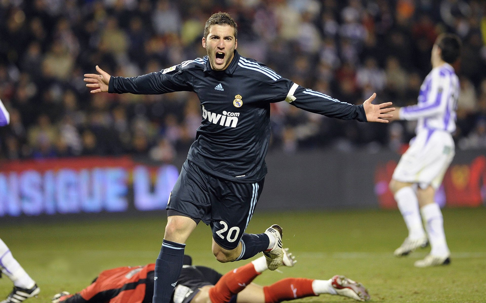 包装工又靠防守取胜,这队真是靠纪律,包装工是什么工作