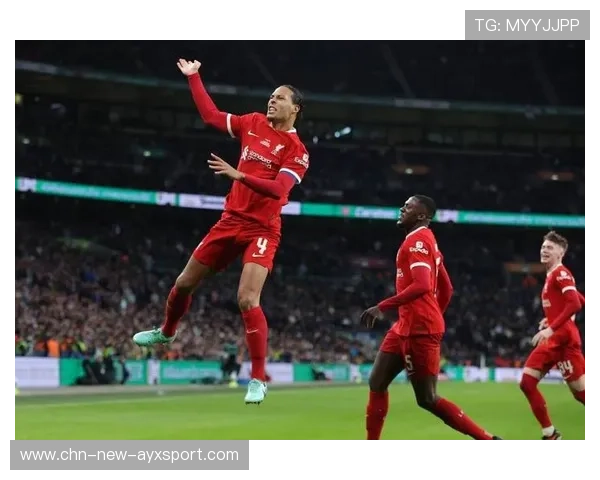 利物浦范迪克补射头球破门